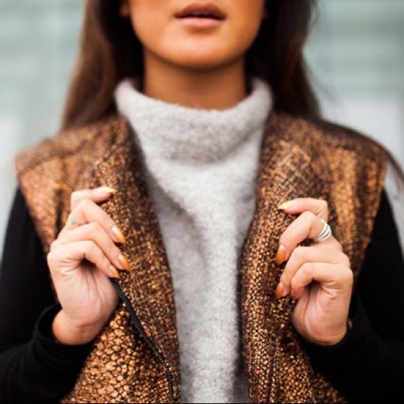 ALICE & OLIVIA Metallic Moto Vest - Picture 6 of 12